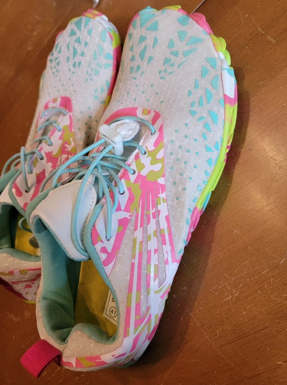 Women’s Lightweight White Pink Aqua Quick Dry Water Shoes Size 9.5 - Picture 2 of 8